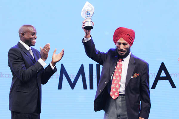 Photo - Carl Lewis date with Milkha Singh @ TOISA