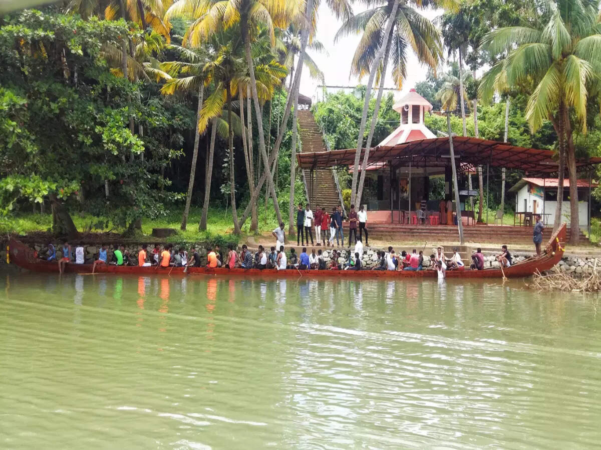 Traditional boats in Kollam
