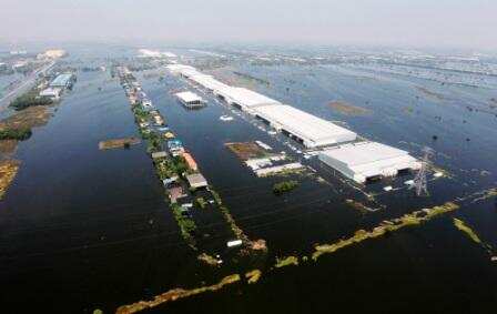 Bangkok faces flood crisis