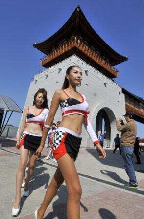 Grid girls at Korean F1 Grand Prix