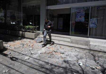 Strong earthquake rocks Mexico City