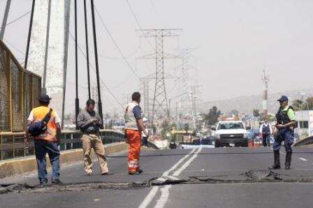 Strong earthquake rocks Mexico City