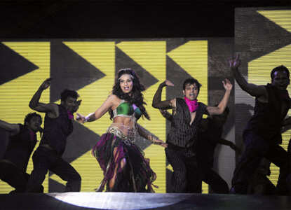 Bipasha sizzles @ Super Fight League