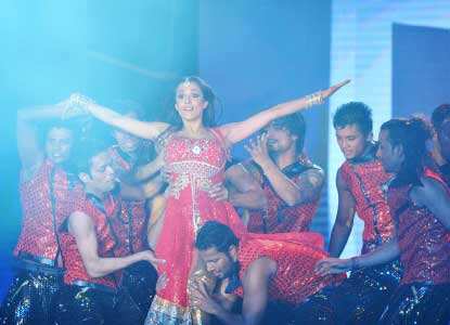Malaika sizzles at Super Fight League 2