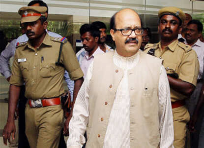 Well-wishers throng to see Vilasrao
