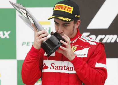 Vettel wins third successive F1 World title