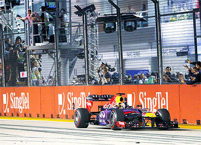 Sebastian Vettel wins Singapore Grand Prix