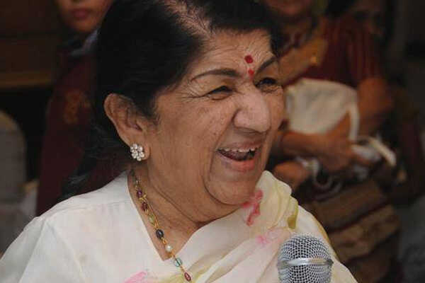 Lata Mangeshkar @ 1000 episodes celebrations of CID!