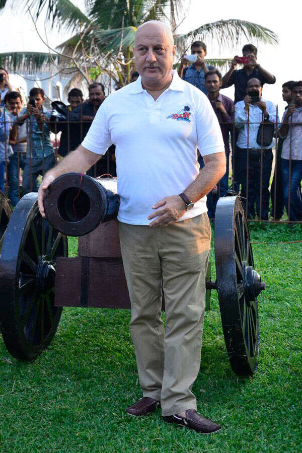 Celebs @ Cleanliness drive