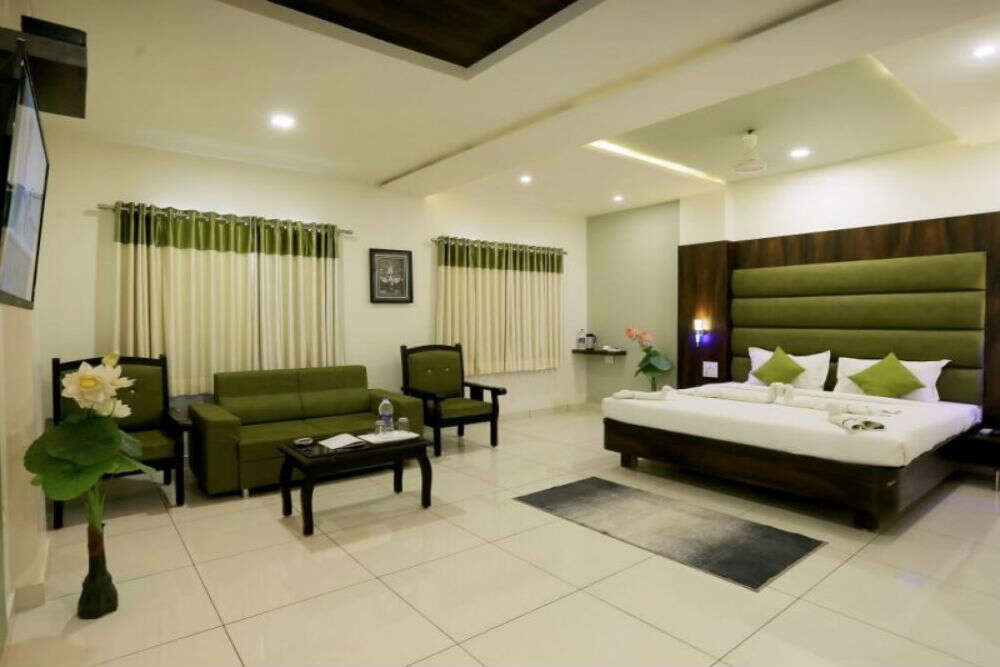 V BHUJ 1