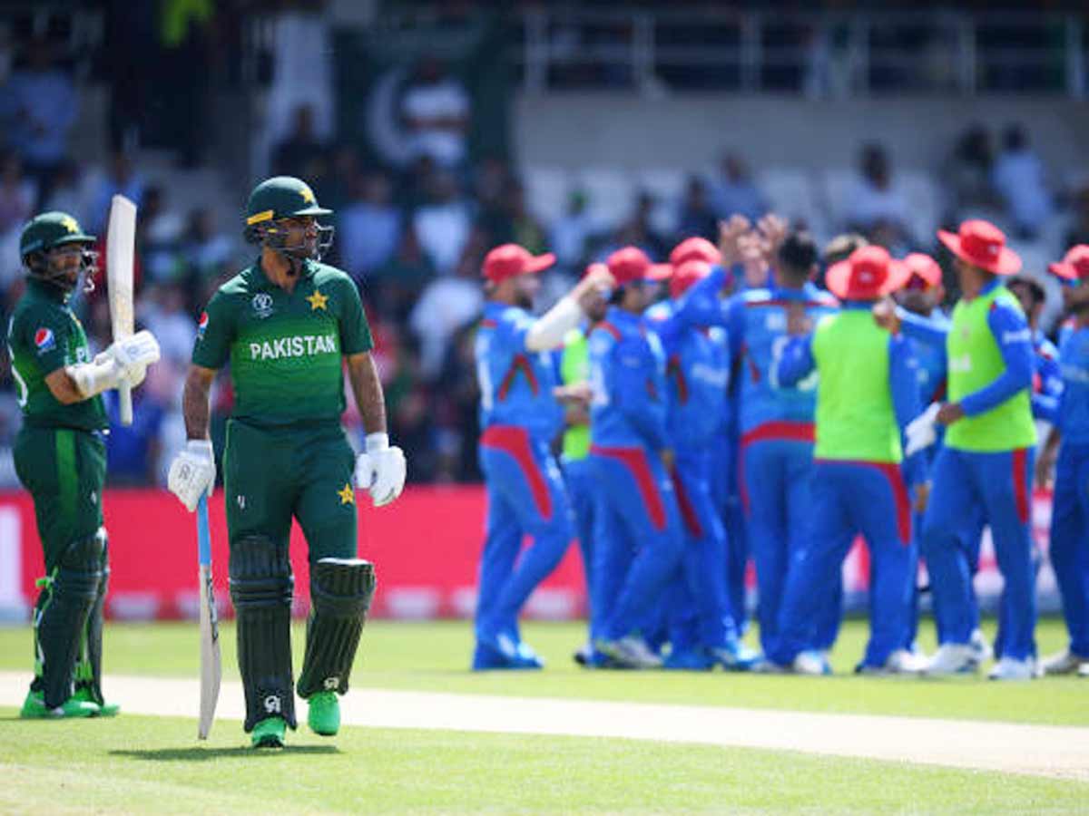 Mujeeb trapped Fakhar for an early breakthrough
