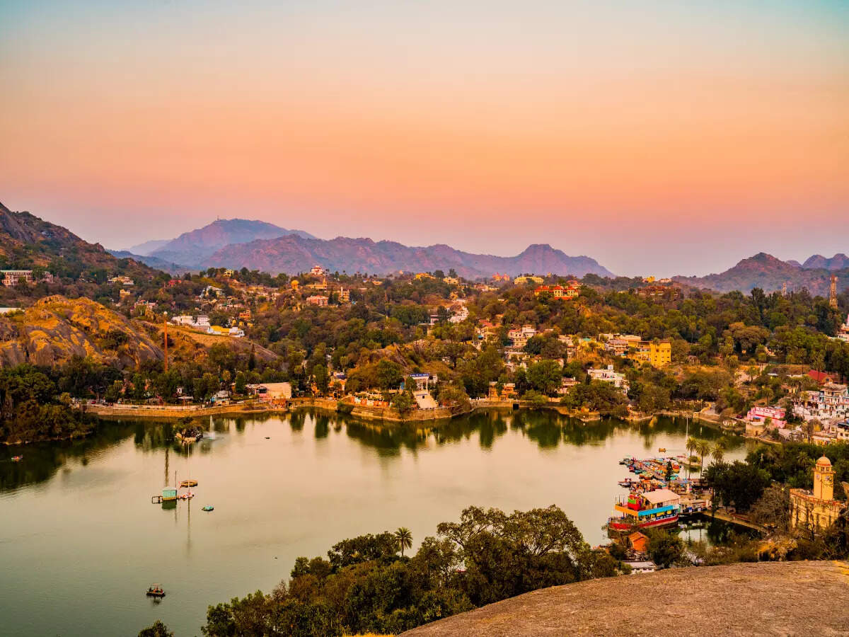 Nakki Lake in Mount Abu, Rajasthan