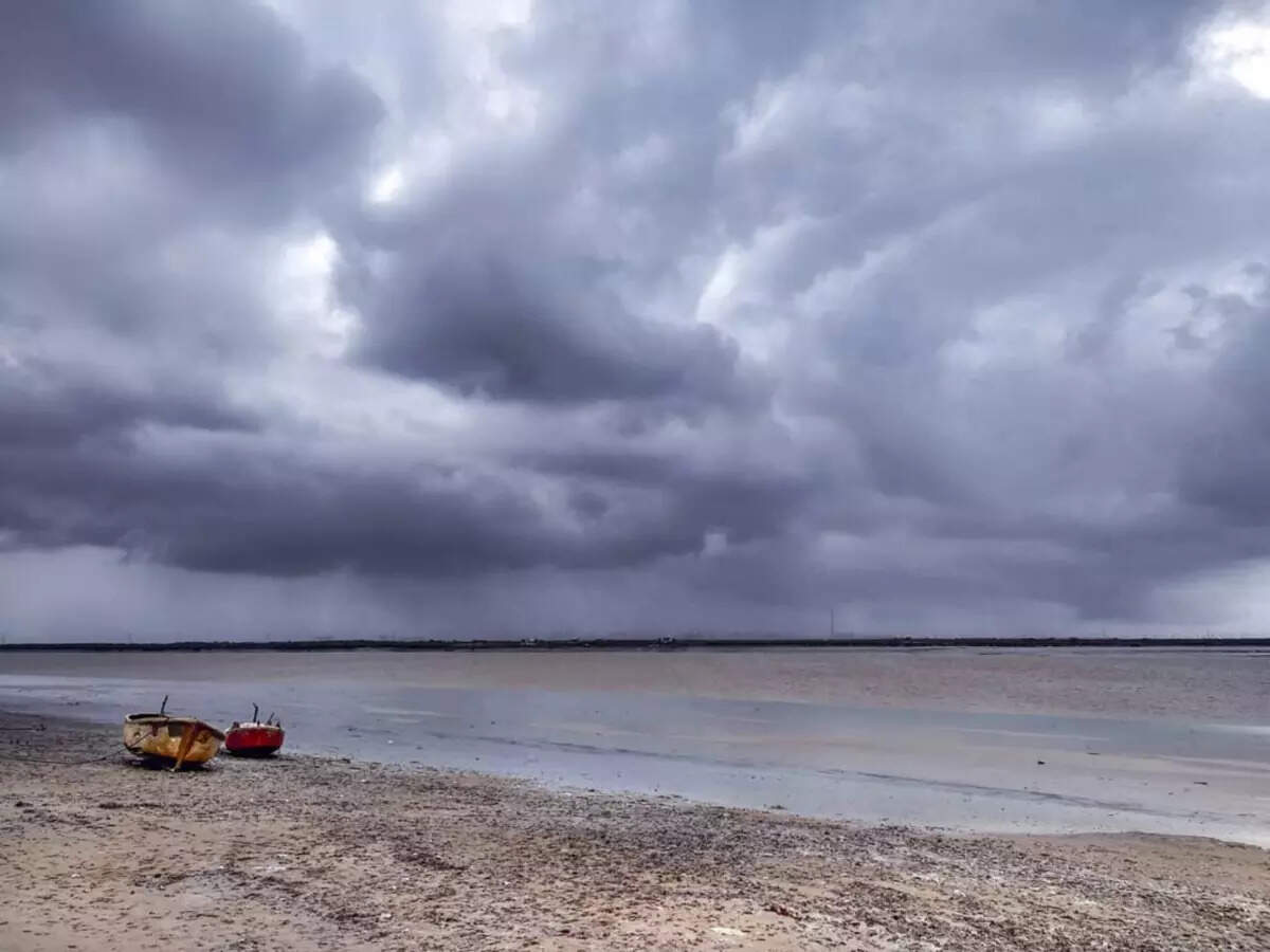 Dumas Beach, Surat