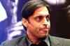 Shoaib Akhtar slams Sachin, Rahul in autobiography