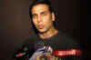 I don't party hard: Akshay Kumar