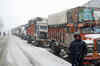 Snow shuts Jammu-Sringar highway
