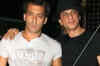 Salman Khan becomes SRK's neighbour