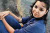 SRK assures financial help to Charu's family