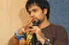 Emraan Hashmi's female fan bites his butt!