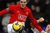 Berbatov sends Man United on top
