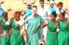 On campaign trial, Sonia Gandhi shakes a leg