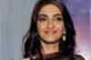 Sonam refuses bold scenes in front of dad Anil Kapoor