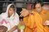 Tharoor, Sunanda offer prayers at Shirdi