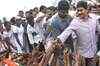 Defiant Jagan continues Odarpu yatra