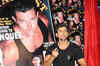 Hrithik sheds flab, flaunts six-pack abs again!