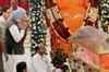 PM, Sonia pay last respects to Sai Baba