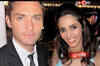 Mallika tricks Hollywood stars into posing with her!