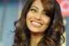 Bipasha gets her navel pierced