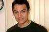 Aamir parties with 'Delhi Belly' team