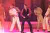 Shah Rukh makes fun of 'Dabangg' dance