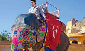 Roger Federer's Virtual India Tour!